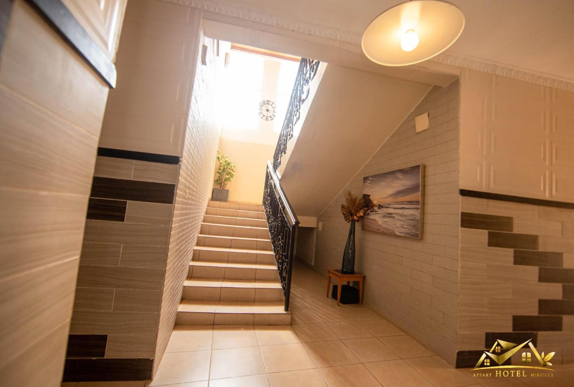 Appart Hotel Mireille Yaounde Exterior photo