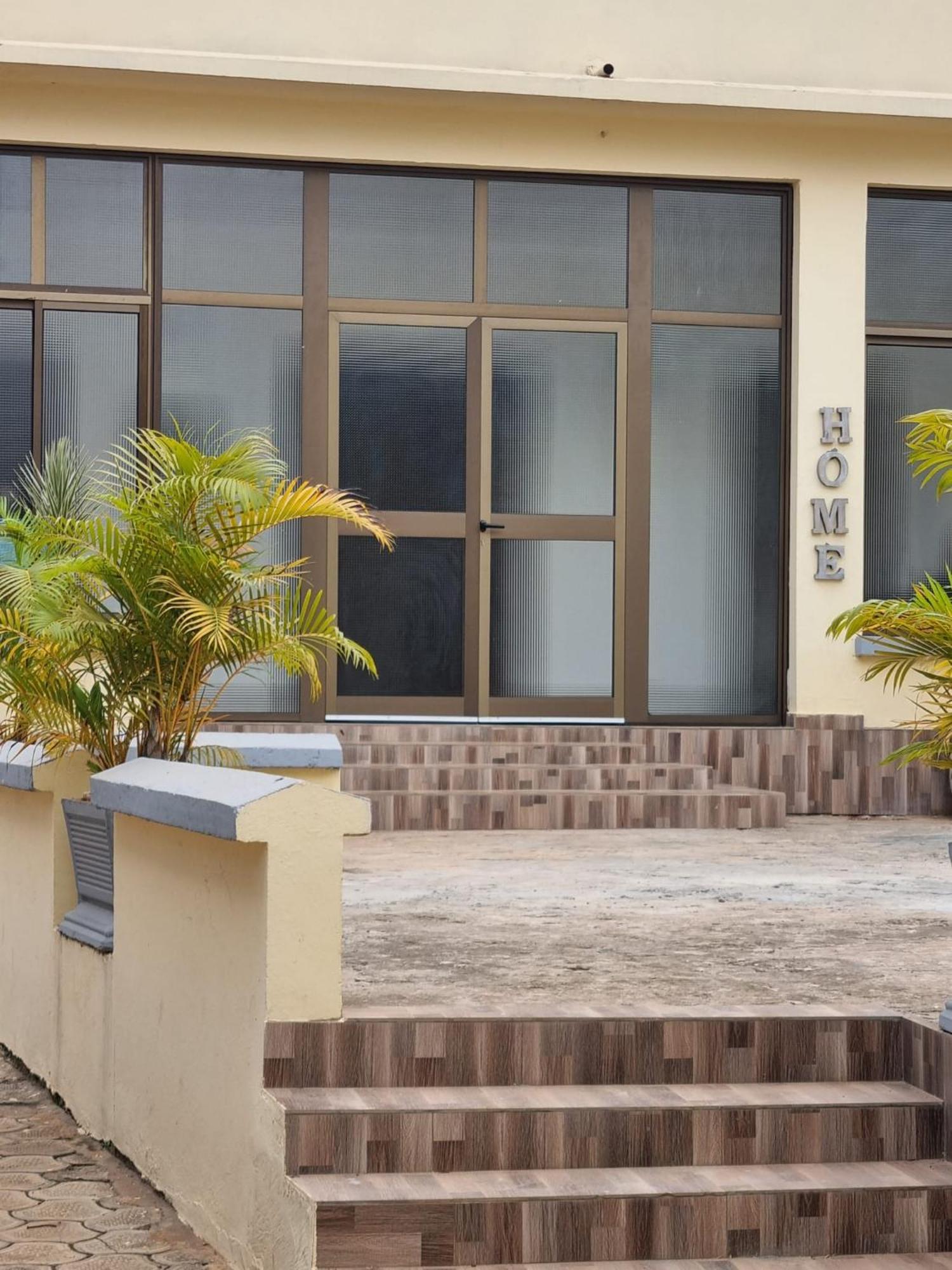 Appart Hotel Mireille Yaounde Exterior photo