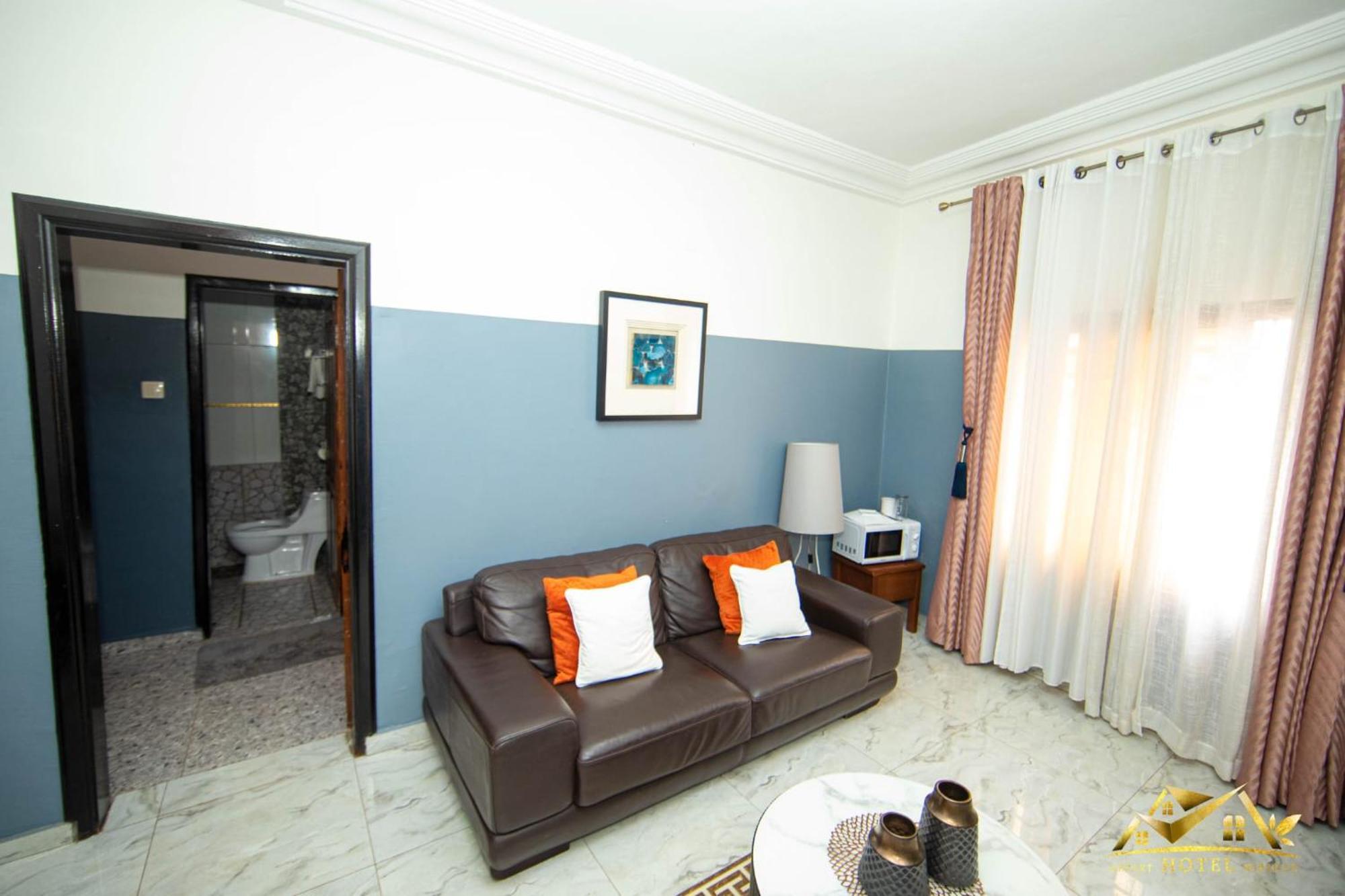 Appart Hotel Mireille Yaounde Exterior photo
