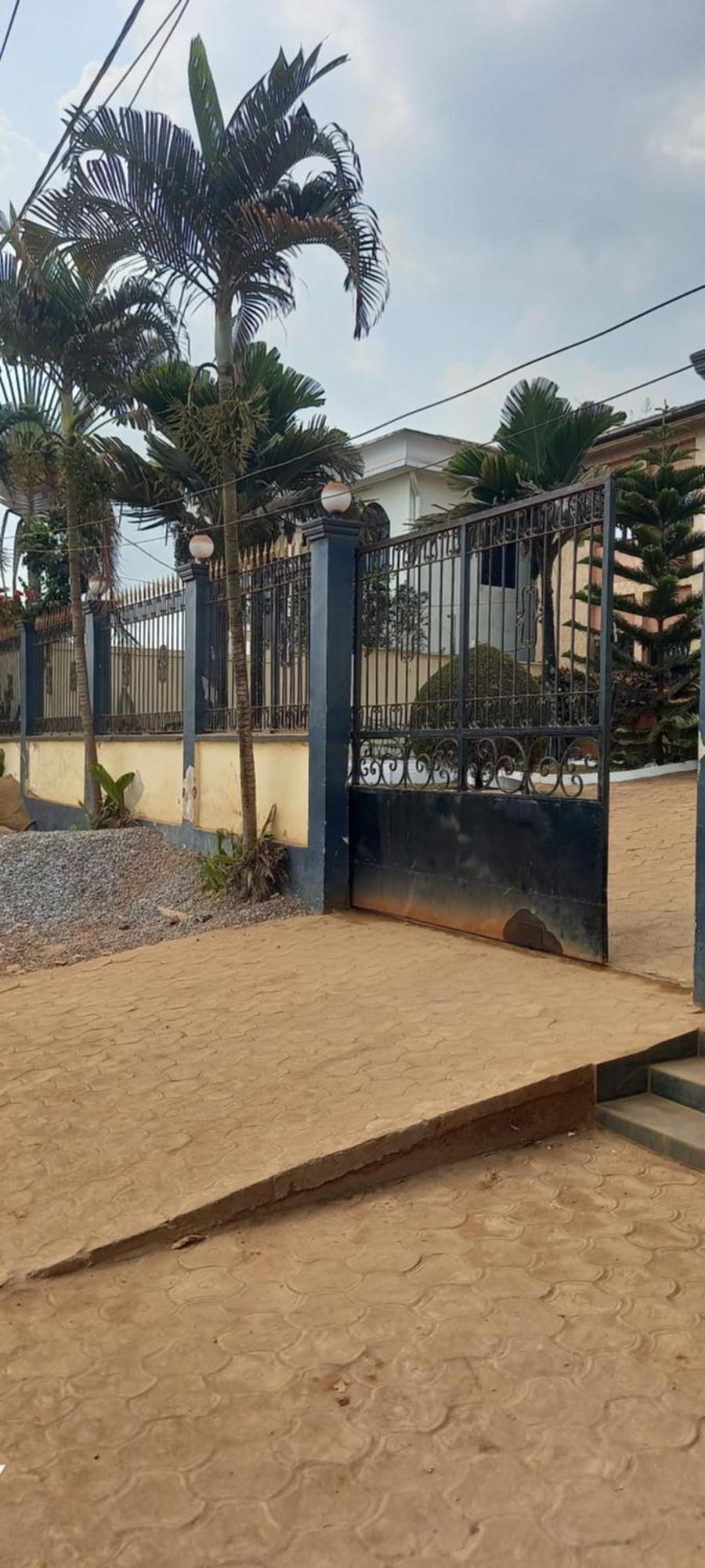 Appart Hotel Mireille Yaounde Exterior photo