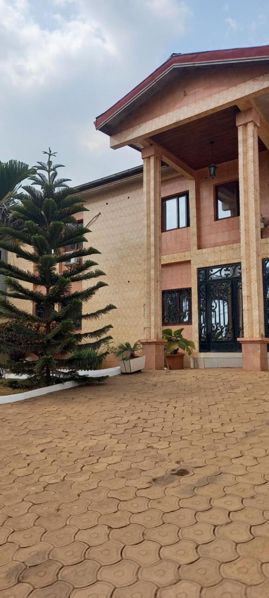 Appart Hotel Mireille Yaounde Exterior photo